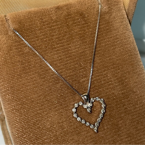 Solid Stamped 14K White Gold Natural Diamond Heart Pendant Box Chain Necklace - Picture 13 of 15